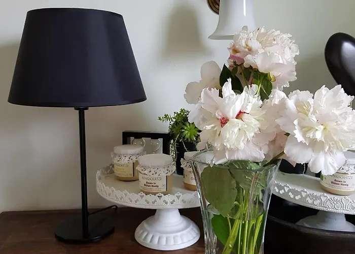 Kleine Iphofen, Fruehstueckszauber, No Waste, Nachhaltig, Nahe Aller Weingueter, Knauf Gips Kg Und Connekt, Kleines Secret Mit Garten & Terrassen, Tv Mirrorring, 55