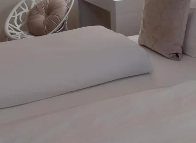 Kleine Iphofen, Fruehstueckszauber, No Waste, Nachhaltig, Nahe Aller Weingueter, Knauf Gips Kg Und Connekt, Kleines Secret Mit Garten & Terrassen, Tv Mirrorring, 55