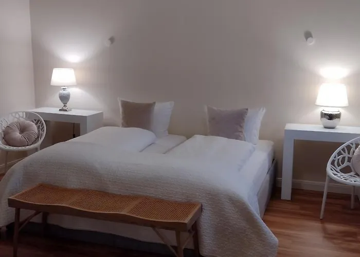 Kleine Iphofen, Fruehstueckszauber, No Waste, Nachhaltig, Nahe Aller Weingueter, Knauf Gips Kg Und Connekt, Kleines Secret Mit Garten & Terrassen, Tv Mirrorring, 55