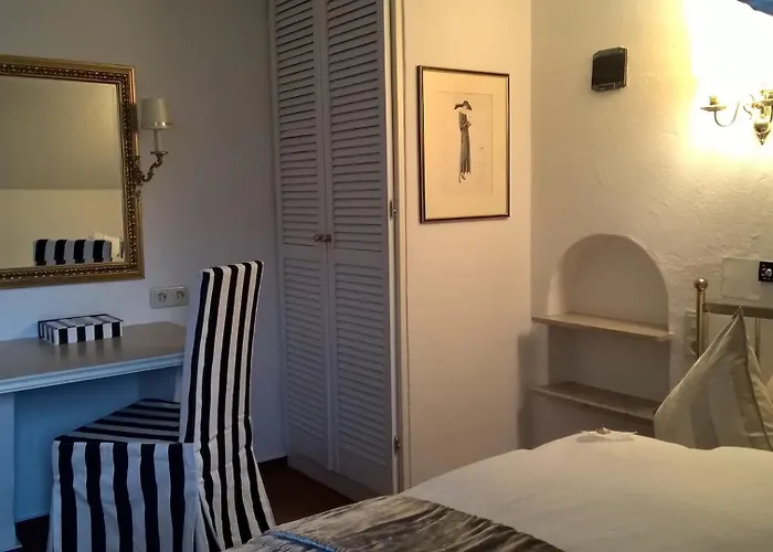 Kleine Iphofen, Fruehstueckszauber, No Waste, Nachhaltig, Nahe Aller Weingueter, Knauf Gips Kg Und Connekt, Kleines Secret Mit Garten & Terrassen, Tv Mirrorring, 55