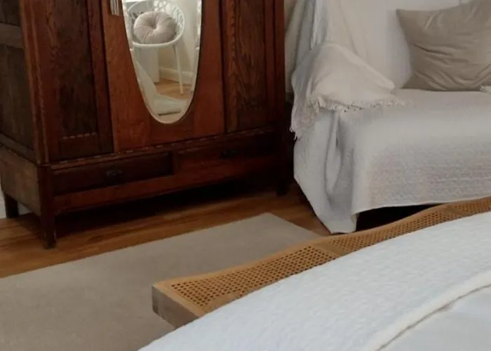 Kleine Iphofen, Fruehstueckszauber, No Waste, Nachhaltig, Nahe Aller Weingueter, Knauf Gips Kg Und Connekt, Kleines Secret Mit Garten & Terrassen, Tv Mirrorring, 55