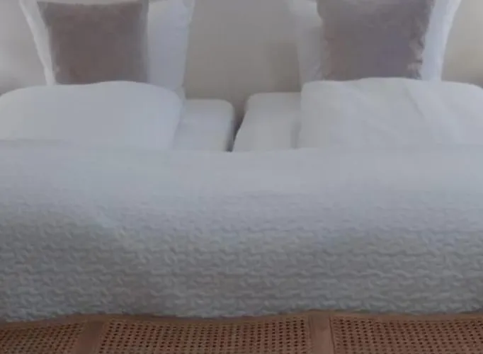 Kleine Iphofen, Fruehstueckszauber, No Waste, Nachhaltig, Nahe Aller Weingueter, Knauf Gips Kg Und Connekt, Kleines Secret Mit Garten & Terrassen, Tv Mirrorring, 55