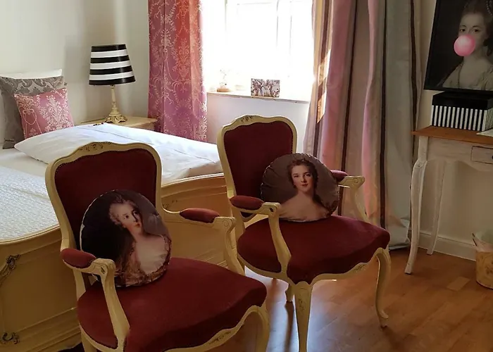 Kleine Iphofen, Fruehstueckszauber, No Waste, Nachhaltig, Nahe Aller Weingueter, Knauf Gips Kg Und Connekt, Kleines Secret Mit Garten & Terrassen, Tv Mirrorring, 55